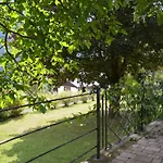 Geraeumige Mit Zwei Schlafzimmern By Interhome * フラタッハ