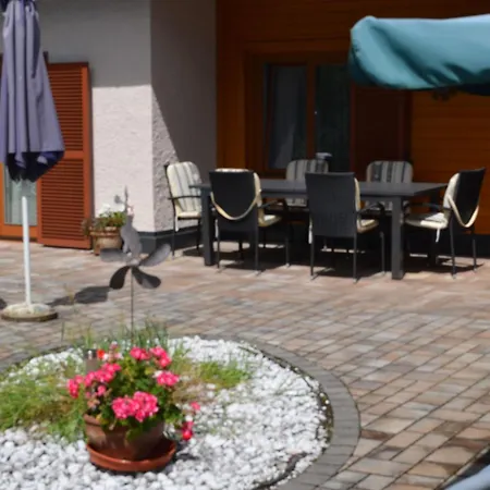 Geraeumige Mit Zwei Schlafzimmern By Interhome Apartament